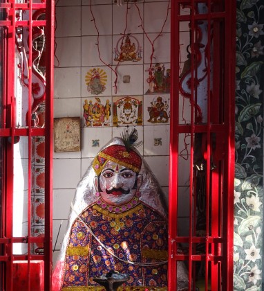 Backstreet Shrine Udaipur Bev Dunbar The Gilded Image