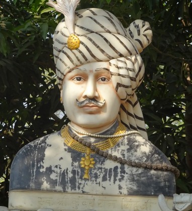 Bijaipur Statue Bev Dunbar The Gilded Image