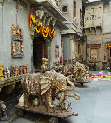 Courtyard Ganesh Emporium Udaipur Bev Dunbar The Gilded Image