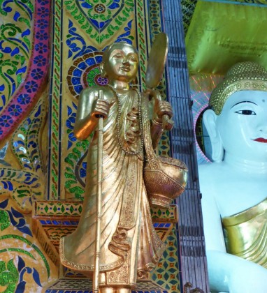 Gilded statue Sutaung Pyai Pagoda Mandalay © Bev Dunbar The Gilded Image