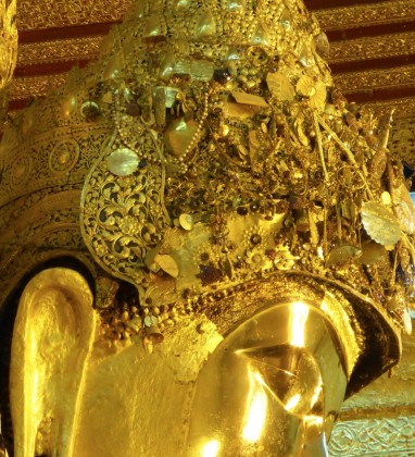 Maha Muni Closeup Mandalay © Bev Dunbar The Gilded Image