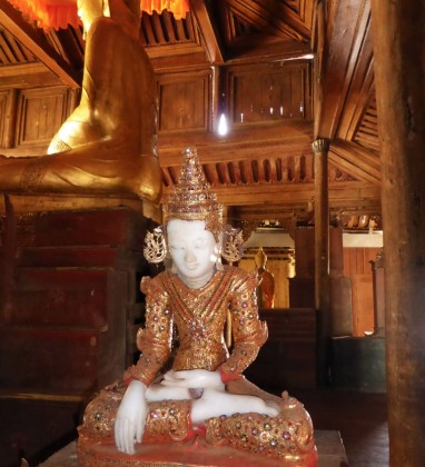 Serene Buddha Yan Shwe Kgua Monastery © Bev Dunbar The Gilded Image