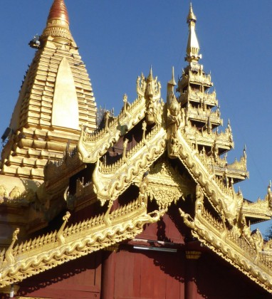 Shwe Zigon Pagoda Bagan © Bev Dunbar The Gilded Image